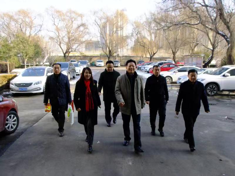 济南市总工会常务副主席傅金峰到3377体育(中国官网)集团科技有限公司集团走访慰问