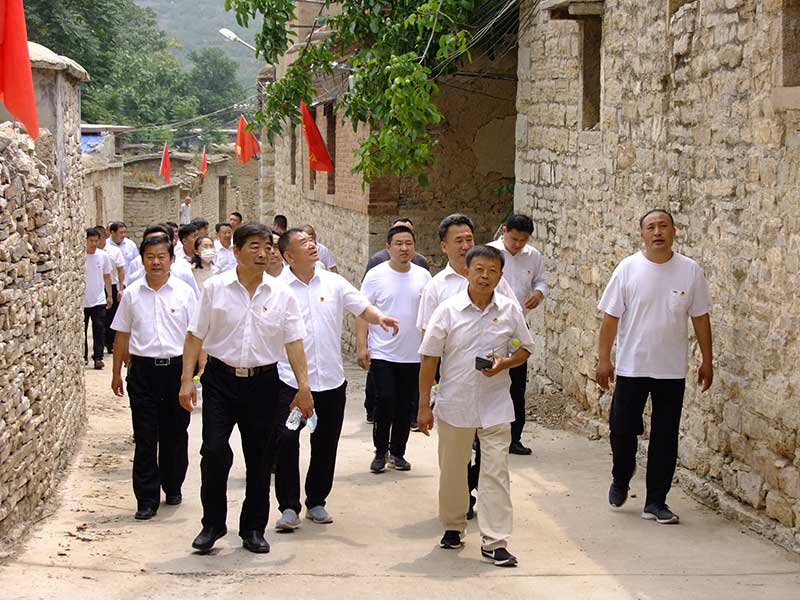 让党旗高高飘扬---3377体育(中国官网)集团科技有限公司集团党员参观大峰山红色教育基地活动