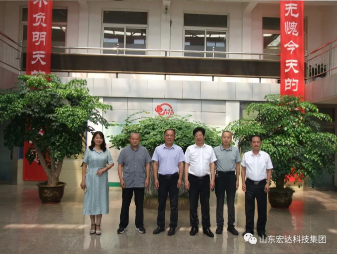 长清区人大常委会副主任王庆波一行到3377体育(中国官网)集团科技有限公司集团调研